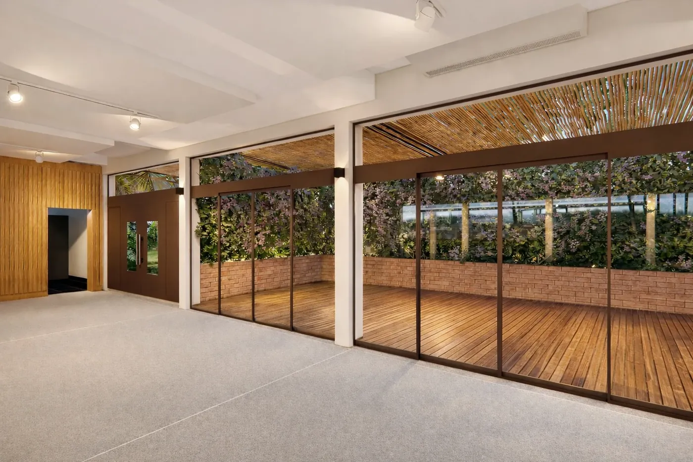 Salão com portas panorâmicas